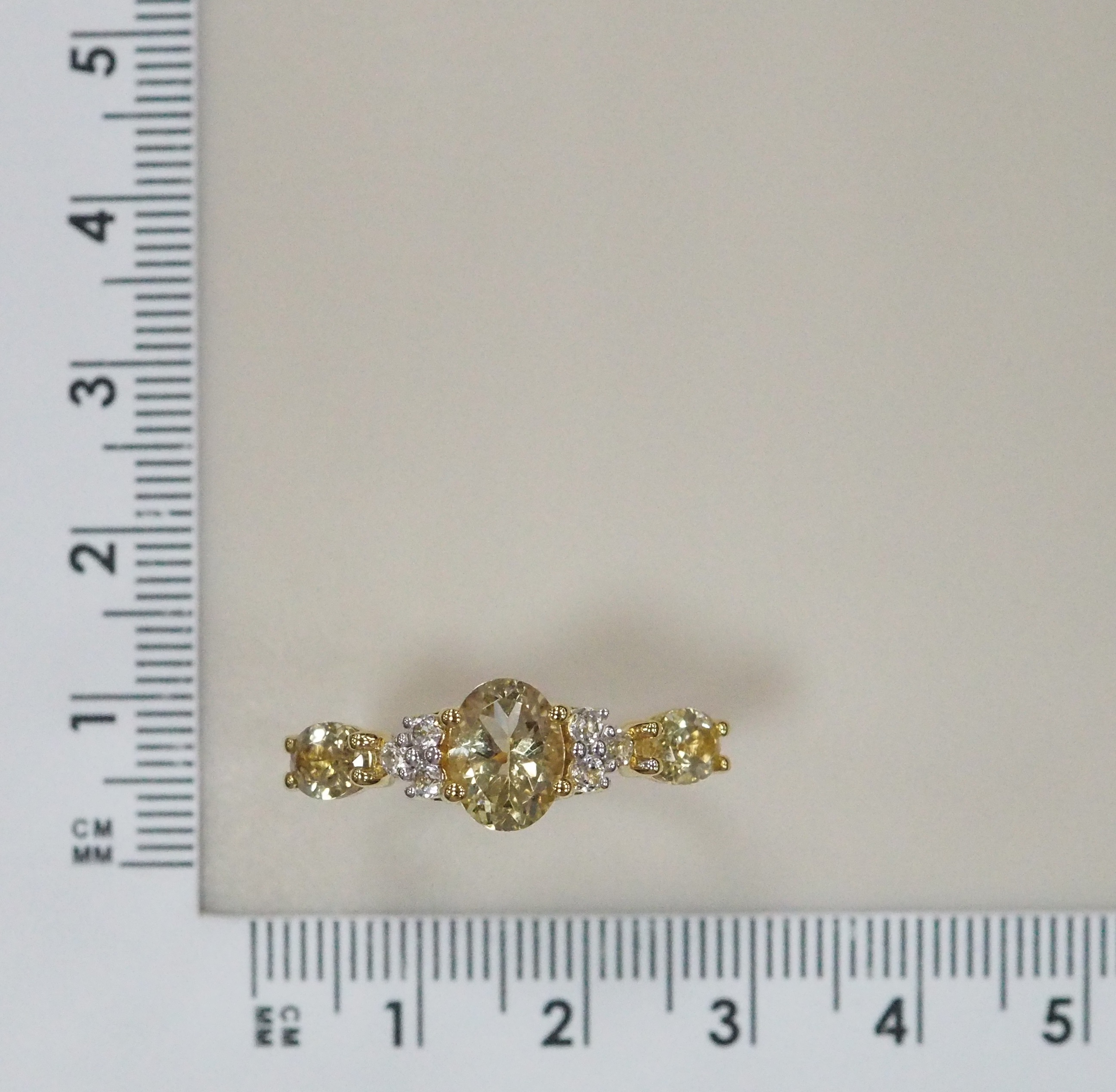 Серебряное кольцо с гелиодорами